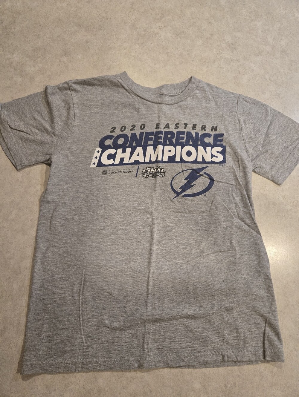 Tampa Bay Lightning Hockey - Youth Medium T-shirt.